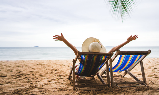 L'arrivée des vacances d'été est un moment privilégié pour se ressourcer, se détendre et prendre soin de soi. Parmi les éléments essentiels à considérer pour profiter pleinement de cette période, il est important de veiller à sa santé et à son bien-être. Dans cet article, nous vous proposons de découvrir les clés pour adopter de bonnes habitudes, préparer vos vacances de manière efficace et garantir votre bien-être tout au long de cette période estivale.
